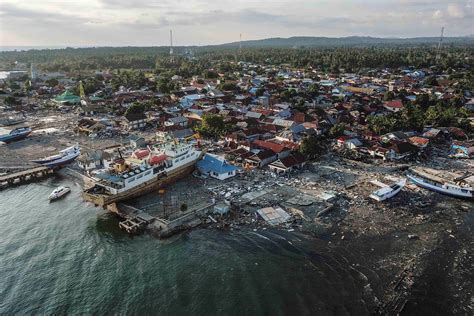 Damage from tsunami and earthquake, Donggala, Palu, 2018 [3000 x 2000 ...