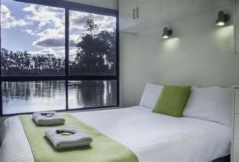 Luxury Two - Moama on Murray Houseboats