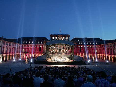 Mannheim Castle during the castle festival | Mannheim, Deutschland ...