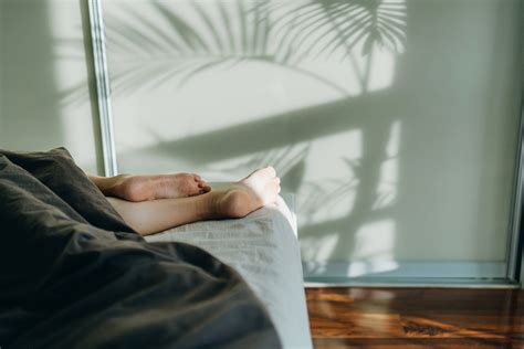 "I can't stop tossing and turning": how to beat restless sleep — Calm Blog