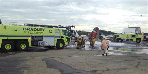 Crash of a Boeing B-17G-30-BO Flying Fortress in Windsor Locks: 7 ...