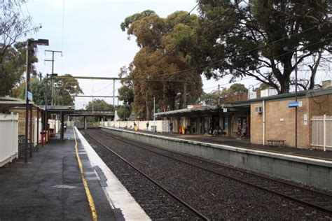 Mount Waverley station looking down the line - Wongm's Rail Gallery