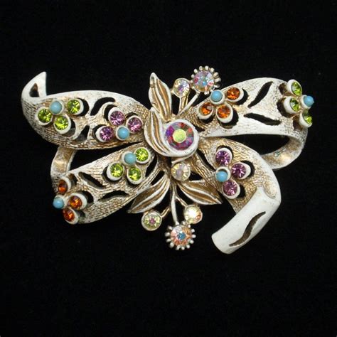 Bow Pin White Japanned Metal and Rhinestones Vintage Florenza | Bow jewelry, Vintage costume ...