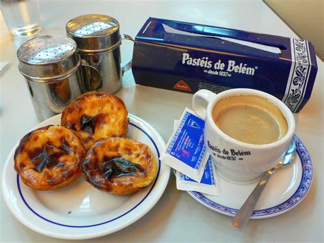 Pasteis de Belem in Lisbon - the delicious taste of Portugal