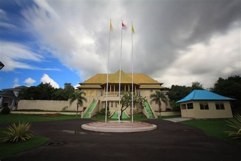 Kegagahan Singa yang Tersirat dari Kedaton Ternate - Indonesia Kaya