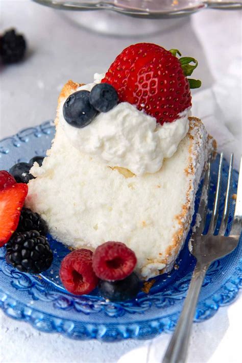 25 Best Angel Food Cake Toppings & Frostings - Unique Flavors!