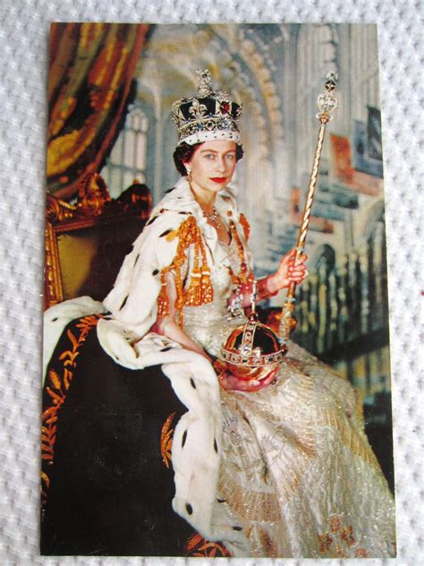 Vintage Queen Elizabeth 2 Coronation Portrait Image Postcard