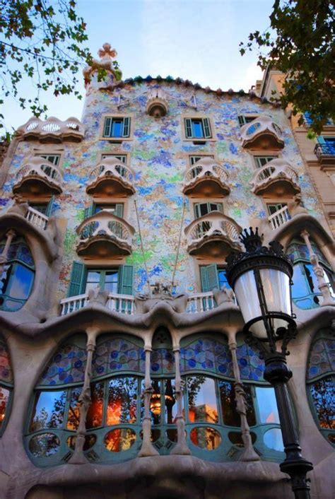 The Masterpieces of Gaudi, the "Patron Saint of Architects" Barcelona Style, Gaudi Barcelona ...