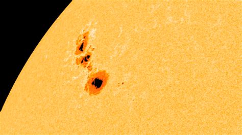 NASA Viz: Fast-Growing Sunspots