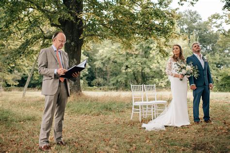 Laura Kuenssberg Wedding : BBC News' Laura Kuenssberg makes extremely ...