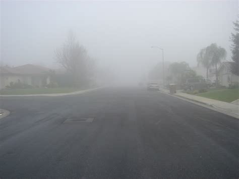 File:Tule fog (Bakersfield, California - 13 January 2006).jpg - Wikipedia, the free encyclopedia