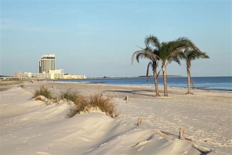 Is Biloxi Beach Crowded? 5 Tips to Beat the Crowds - Biloxi Beach ...