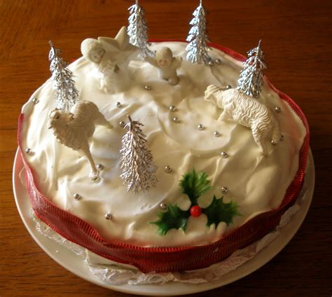 The Knitting Blog by Mr. Puffy the Dog: A Traditional Christmas Cake Recipe