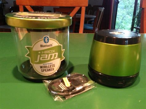 Kathy Schrock's Kaffeeklatsch: Two new tech gadgets: Bakbone and the HMDX Jam Bluetooth Speaker