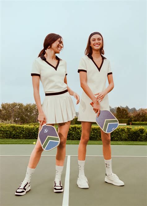 How to Dress for Pickleball – Pickleball Moments