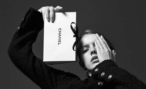 Fragrances et Parfums CHANEL | Site Officiel | CHANEL | Boutique haute couture, Bleu de chanel ...