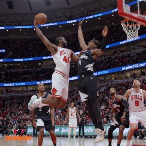 Chicago Bulls on Twitter: "The Paw threw it down 😤 Our @DunkinDonuts ...