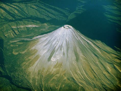 File:Colima volcano aero colors adjusted.JPG - Wikimedia Commons