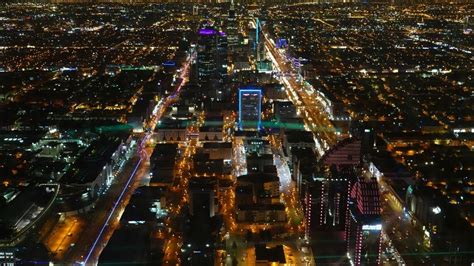 Sky Bridge at Kingdom Centre in Riyadh, Saudi Arabia - YouTube