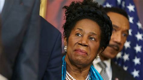 Sheila Jackson Lee files for reelection after losing Houston mayor race