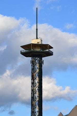 Gatlinburg Space Needle | Gatlinburg space needle, Space needle, Gatlinburg