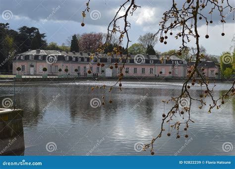 Pink castle in Dusseldorf stock image. Image of benrath - 92822239