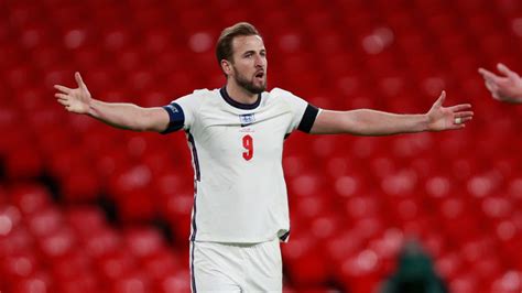 Harry Kane transfer news: Pep Guardiola won’t be drawn into talks, heaps praise on outgoing ...