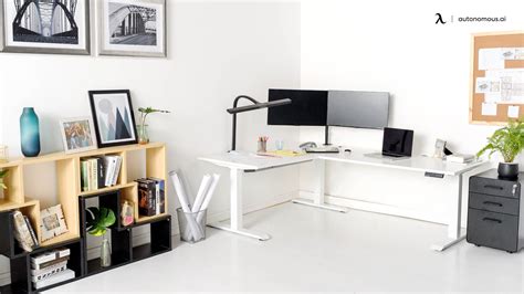 Utilize Space with 10 L-shaped Desk Office Layout Ideas