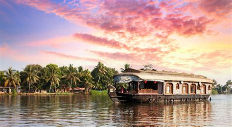 Alleppey, Kerala - Tourist Places & Top Things to Do in 2025