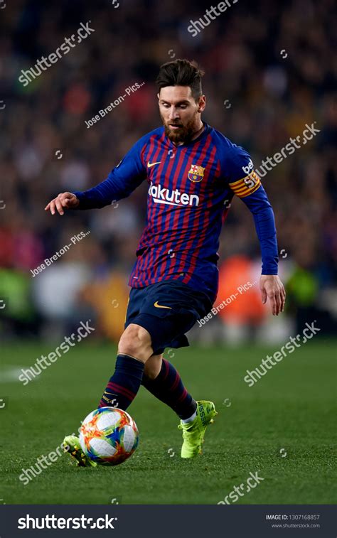 Lionel Messi Barcelona Controls Ball During Stock Photo 1307168857 ...