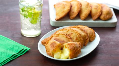 Empanadas fritas de queso -receta de la masa- Polin en la Cocina