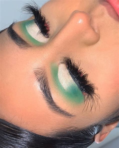 [UPDATED] 30 Fresh Green Eyeshadow Looks