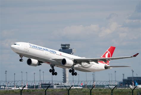 Turkish Airlines to purchase 10 long-haul Airbus A350 jets | Daily Sabah