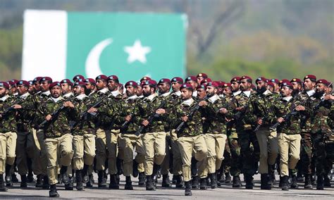 Nation celebrates Pakistan Day 2018 with military parade, gun salutes ...