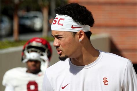 USC quarterback Malachi Nelson intends to enter transfer portal - Yahoo ...