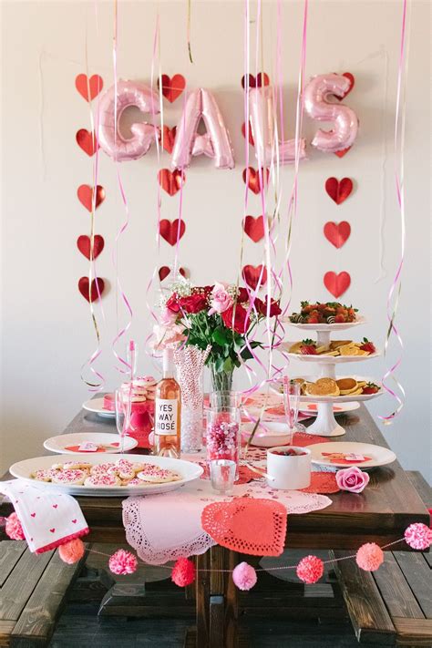 Galentine's Brunch | Valentines party decor, Valentines brunch ...