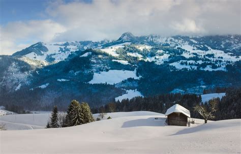 Explore Gstaad Ski Resort: Alpine Luxury in Bernese Oberland | Switzerland Tour