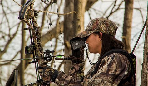 8 Best Rangefinders for Bow Hunting (Summer 2023) – The Complete Guide