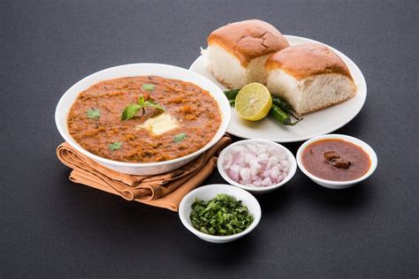 10 Famous Street Food of Mumbai & How You Can Start its Business