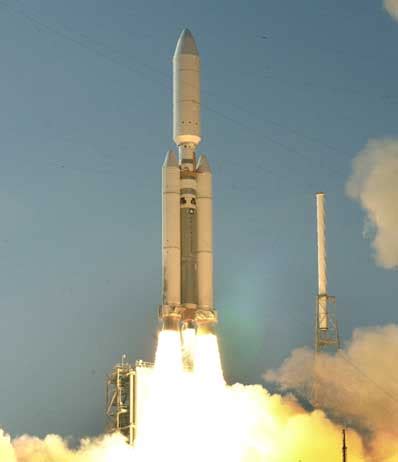 Spaceflight Now | Titan Launch Report | U.S. Air Force Titan 4 carries ...