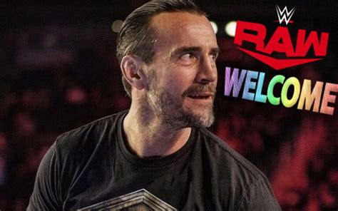 CM Punk Received Warm Reception Backstage At WWE RAW This Week