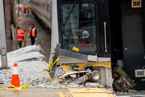 L.I.R.R. Accident: How a Hazardous Rail Crossing Became a Deadly Crash Site - The New York Times