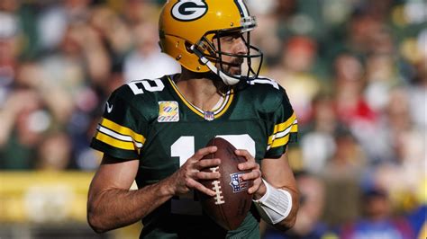 Aaron Rodgers becomes fifth QB in NFL history to 500 career TD passes