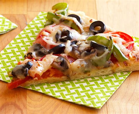 Herbed Vegetable and Olive Pizza | Lindsay