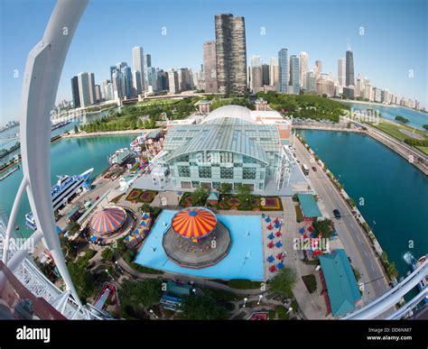 Navy pier ferris wheel fisheye chicago skyline hi-res stock photography and images - Alamy