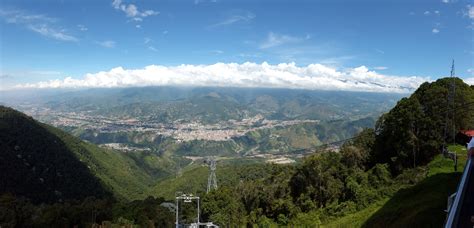 Ciudad de Merida, visto desde el Sistema Teleferico Mukumbari Merida, Land Scape, Mountains ...