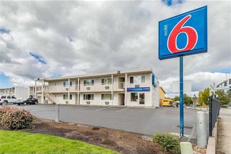 Motel 6 CEO Retires After 33 Years at Economy Chain