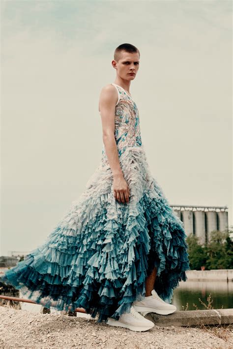 Alexander McQueen Spring 2022 Men's Fashion Show | The Impression