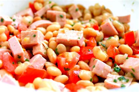 salade de haricots blancs, tomates et cervelas Tomato Salsa, Pasta Salad, Entrees, Salads, Food ...