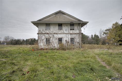 Abandoned Ranch Mansion - Abandoned Urban Exploring & Urbex Photography